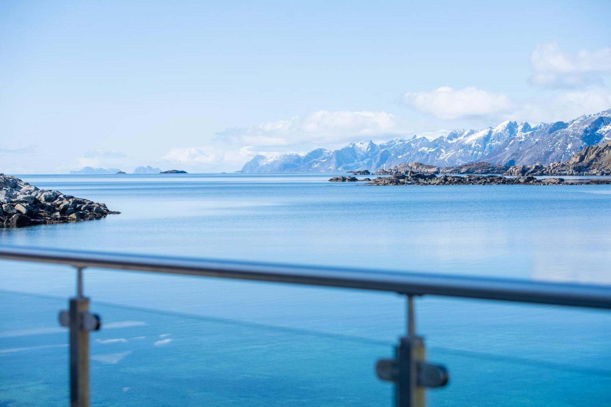 Lofoten Waterfront Luxury Lodge Ballstad Exterior photo