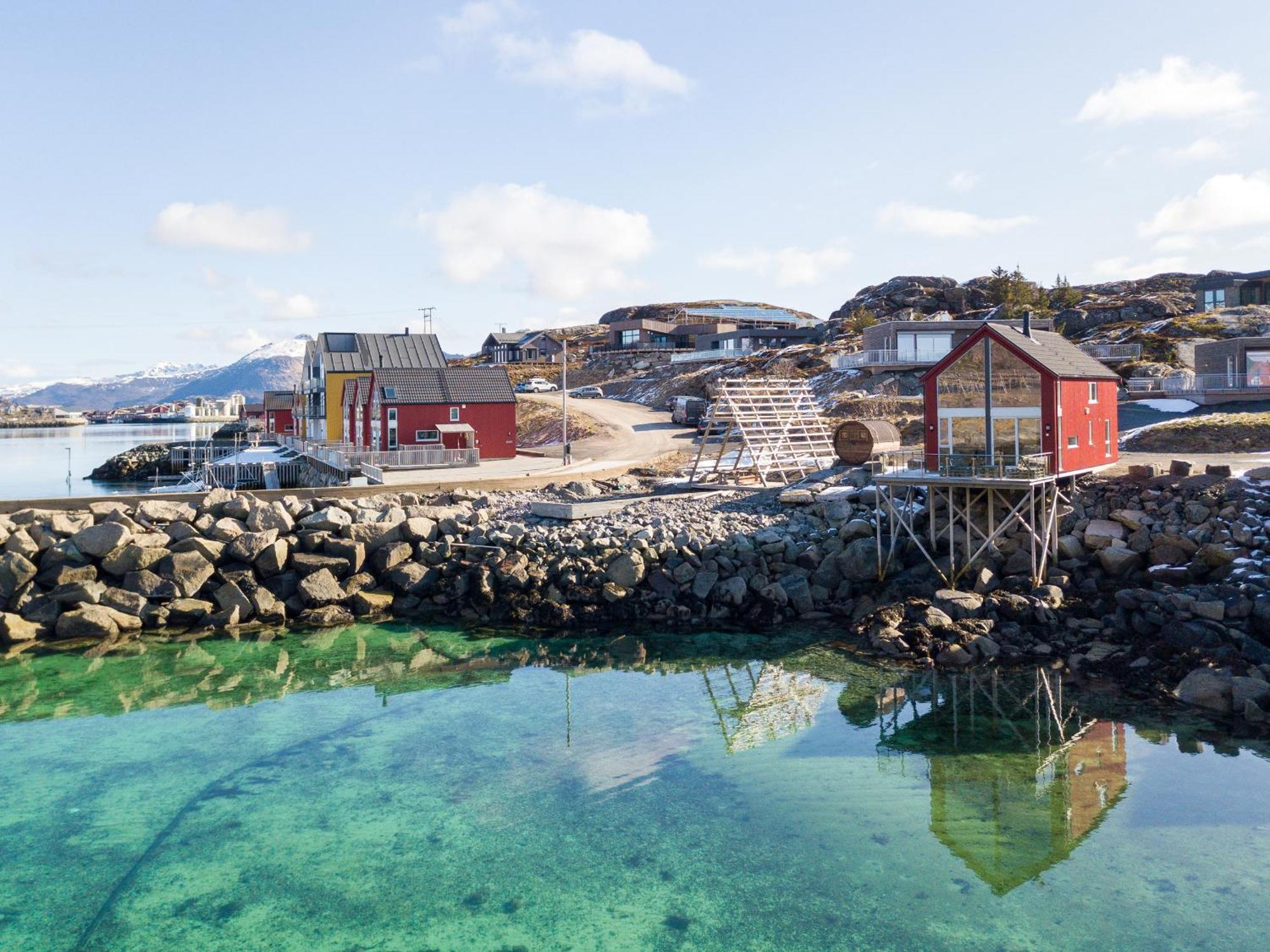 Lofoten Waterfront Luxury Lodge Ballstad Exterior photo