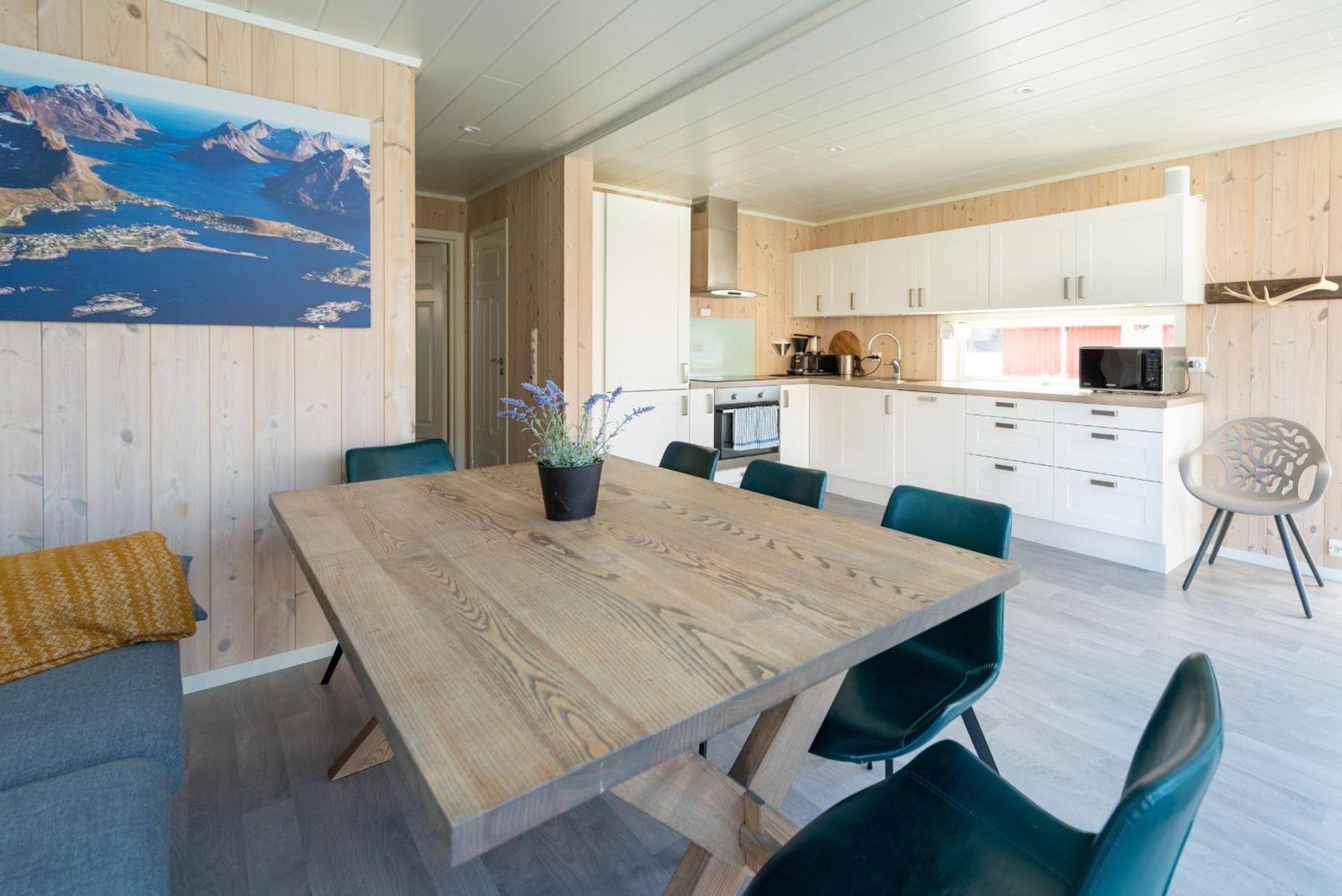 Lofoten Waterfront Luxury Lodge Ballstad Exterior photo